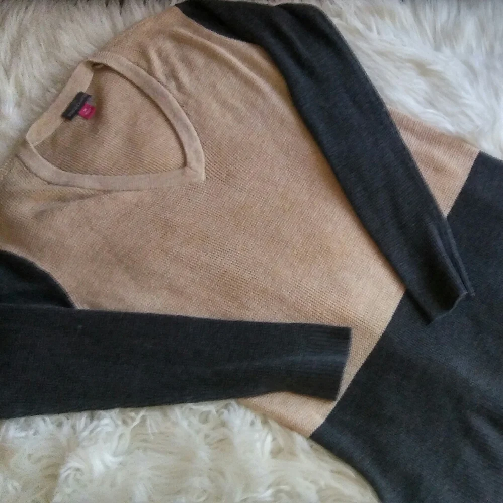 Vince Camuto Colorblock Waffle Knit V-Neck Sweater